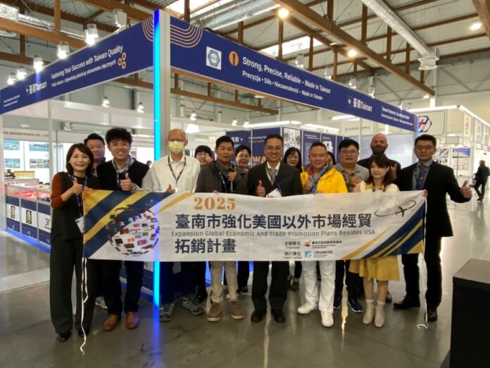 01 參展大合照