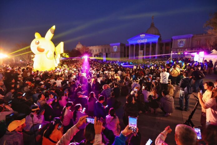 許多訓練家湧進台南都會公園捕捉寶可夢_0_0